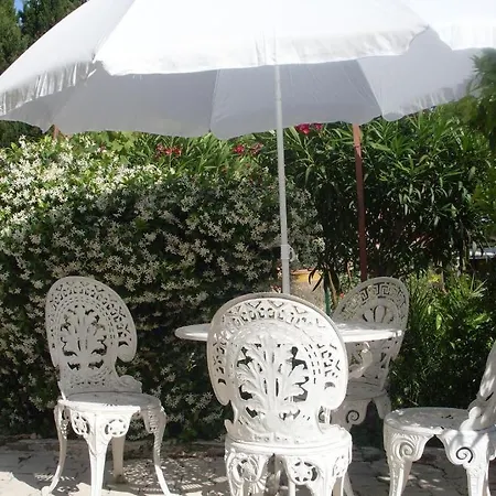 L'oustalounet Chambres D'hotes Bed and breakfast Cagnes-sur-Mer