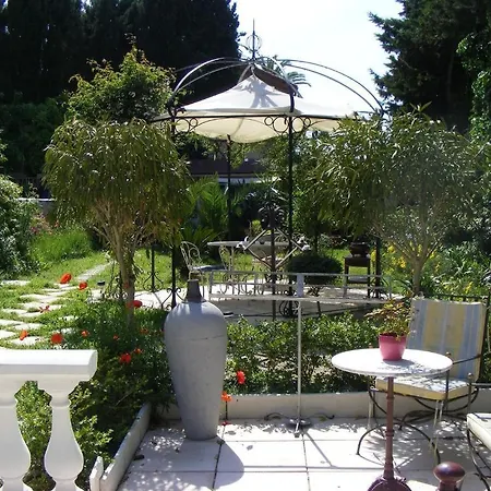 L'oustalounet Chambres D'hotes Couette-café Cagnes-sur-Mer