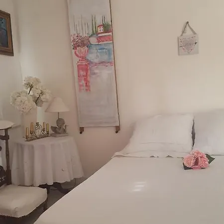 Couette-café L'oustalounet Chambres D'hotes 3*
