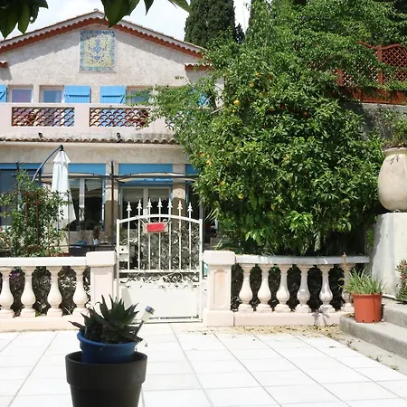 L'oustalounet Chambres D'hotes 3*