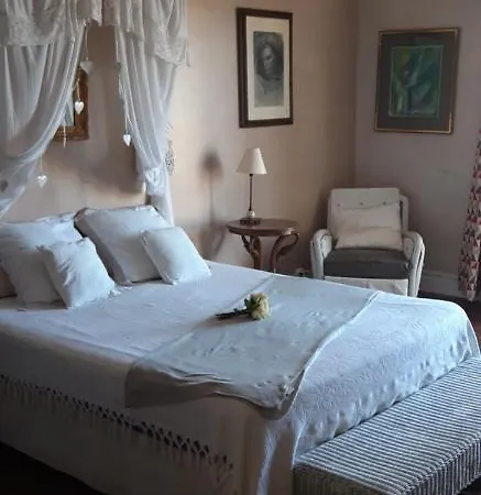 L'oustalounet Chambres D'hotes Alojamento de Acomodação e Pequeno-almoço Cagnes-sur-Mer