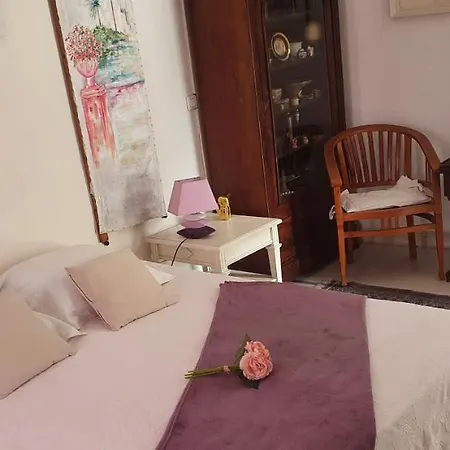 L'oustalounet Chambres D'hotes Alojamento de Acomodação e Pequeno-almoço Cagnes-sur-Mer